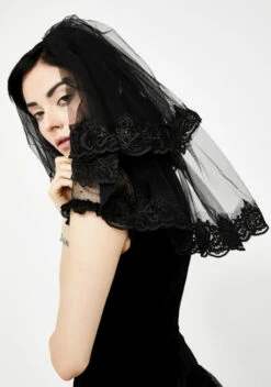 Mystic Mourning Veil